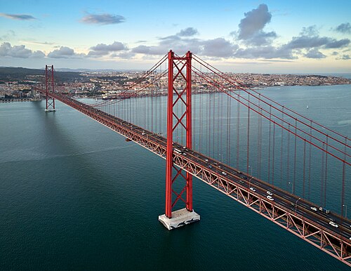 25 de Abril Bridge